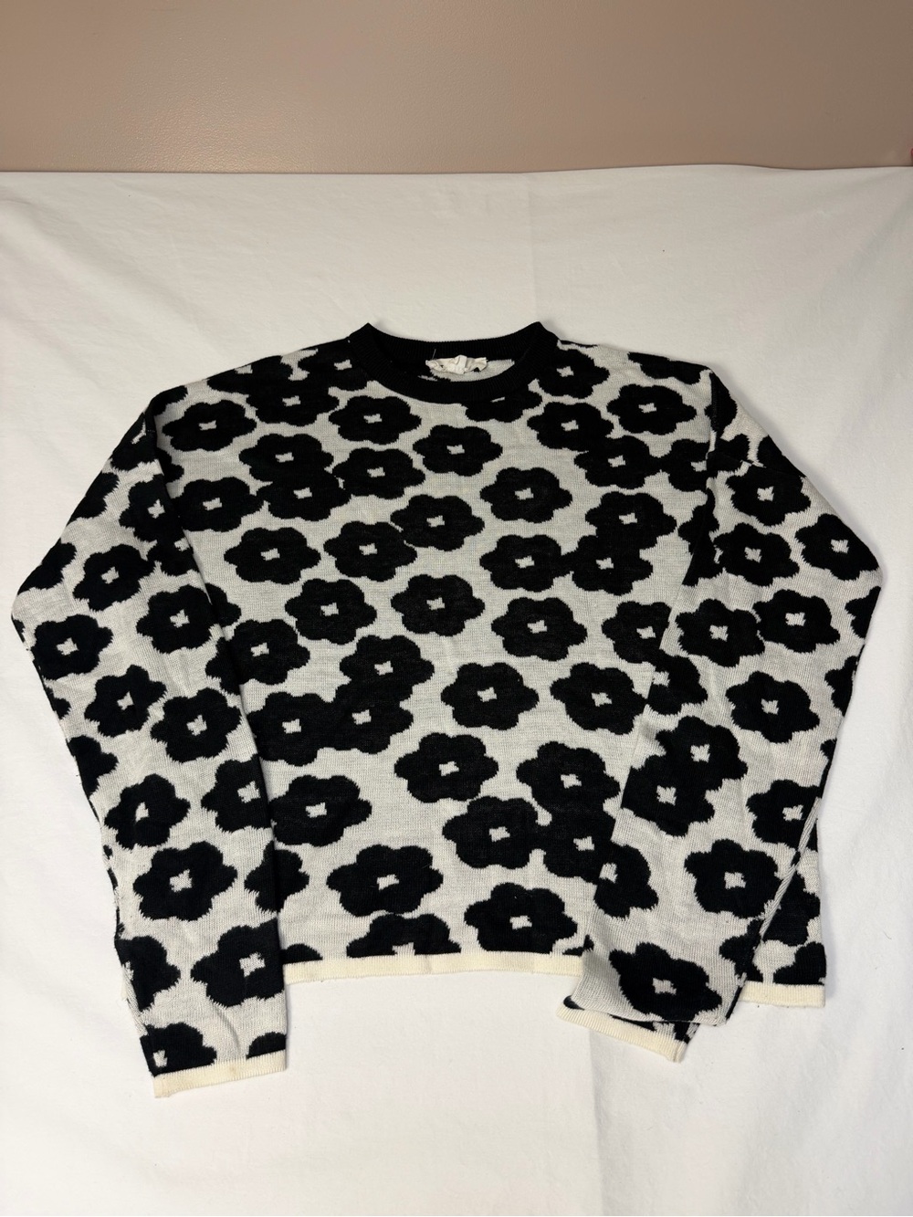 THML Lightweight Sweater White Black Poppy Floral Size Small